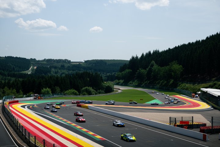 L&eacute;o Jousset reprend la t&ecirc;te de la SRO GT Academy avant Magny-Cours