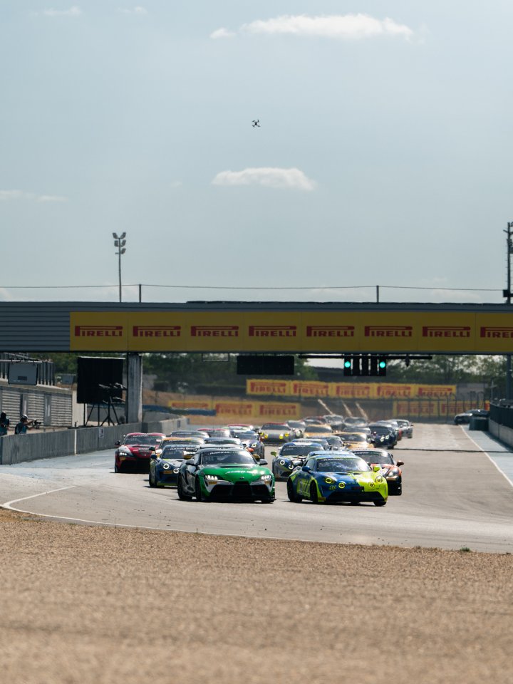L&eacute;o Jousset a pris le large dans la SRO GT Academy &agrave; Magny-Cours
