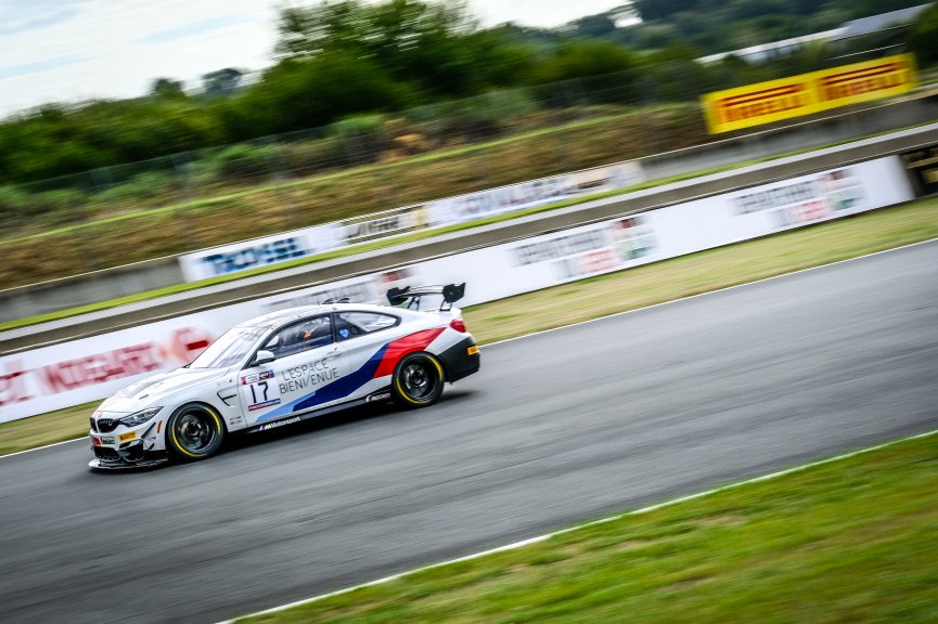 #17 L'Espace Bienvenue BMW M4 GT4 Silver Ricardo Van Der Ende Benjamin Lessennes, Qualifying
