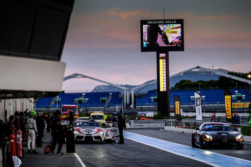 Pitlane, Race 1
