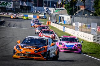 #22 Mirage Racing FRA Alpine A110 GT4 Invité Mateo Herrero FRA Morgan Moullin-Traffort FRA, Race 1, Start
 | SRO / Dirk Bogaerts Photography