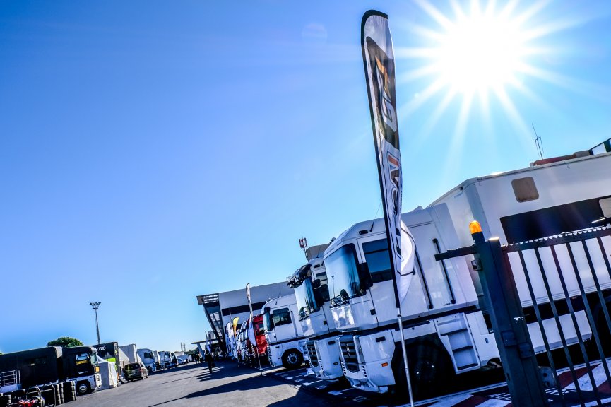 Paddock
