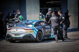 Pit lane, Race 2
 | SRO / Patrick Hecq Photography