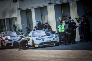 Pit lane, Race 2
 | SRO / Patrick Hecq Photography