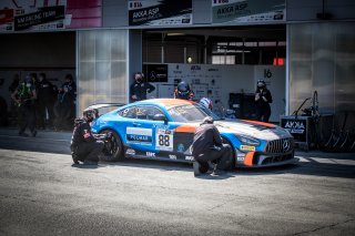 Pit lane, Race 2
 | SRO / Patrick Hecq Photography