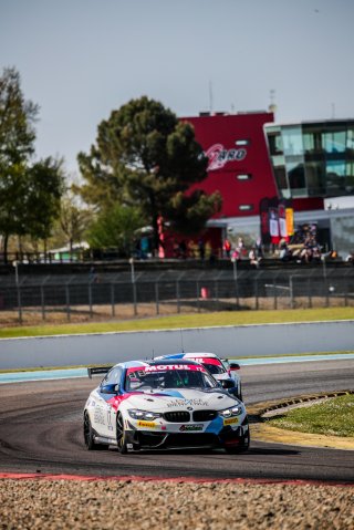 #17 L'ESPACE BIENVENUE BMW M4 GT4 Ricardo Van Der Ende Benjamin Lessennes SILVER, Free Practice 1, GT4
 | SRO / TWENTY-ONE CREATION - Jules Benichou