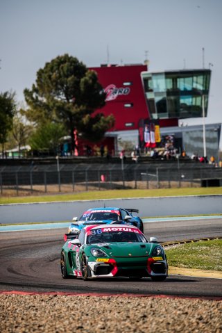 #121 K-Worx Porsche 718 Cayman GT4 RS Clubsport Timothé Buret Christopher Campbell PRO-AM, Free Practice 1, GT4
 | SRO / TWENTY-ONE CREATION - Jules Benichou