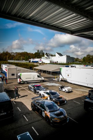 Paddock
 | SRO / TWENTY-ONE CREATION - Jules Benichou