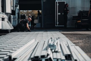 Paddock
 | SRO / TWENTY-ONE CREATION - Jules Benichou