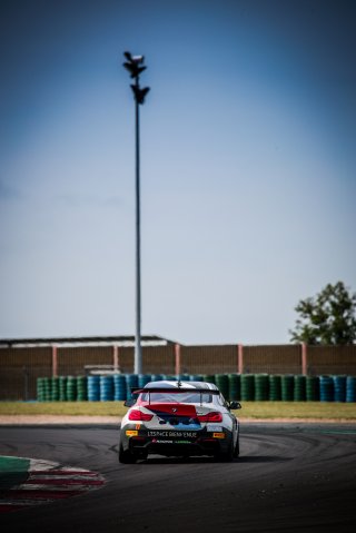 #17 L'ESPACE BIENVENUE BMW M4 GT4 Benjamin Lessennes Ricardo Van Der Ende PRO-AM, GT4, Test session
 | SRO / TWENTY-ONE CREATION - Jules Benichou