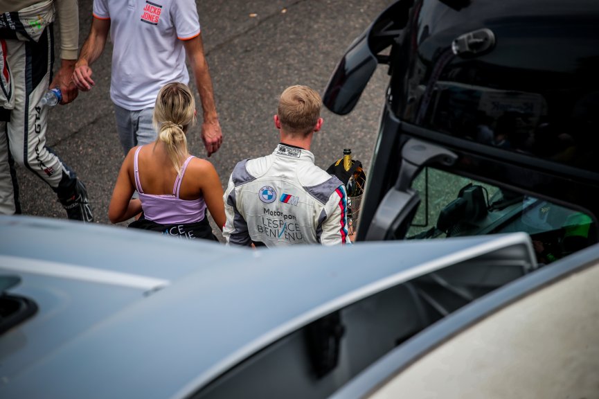 #17 L'ESPACE BIENVENUE BMW M4 GT4 Benjamin Lessennes Ricardo Van Der Ende PRO-AM, GT4, Podium, Race 2
