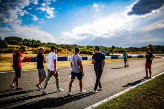 Trackwalk
 | SRO / TWENTY-ONE CREATION - Jules Benichou