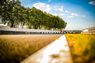 Trackwalk
 | SRO / TWENTY-ONE CREATION - Jules Benichou