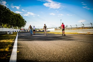 Trackwalk
 | SRO / TWENTY-ONE CREATION - Jules Benichou