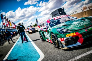 #121 K-Worx Porsche 718 Cayman GT4 RS Clubsport Timothe Buret Christopher Campbell PRO-AM, Essais Libre 2, GT4, Pitlane
 | SRO / TWENTY-ONE CREATION - Jules Benichou