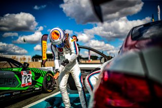 #17 L'ESPACE BIENVENUE BMW M4 GT4 Benjamin Lessennes Ricardo Van Der Ende SILVER, Essais Libre 2, GT4, Pitlane
 | SRO / TWENTY-ONE CREATION - Jules Benichou