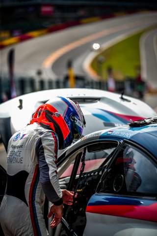 #17 L'ESPACE BIENVENUE Benjamin Lessennes Ricardo Van Der Ende BMW M4 GT4 SILVER, Free Practice 1, GT4, Pitlane
 | SRO / TWENTY-ONE CREATION - Jules Benichou