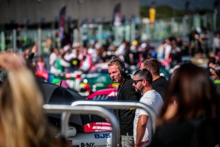 Grid Walk
 | SRO / TWENTY-ONE CREATION - Jules Benichou