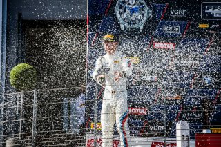 Course 1, Podium
 | © SRO - TWENTY-ONE CREATION | Jules Benichou
