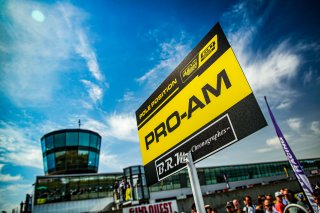 Course 1, Grid Walk
 | © SRO - TWENTY-ONE CREATION | Jules Benichou