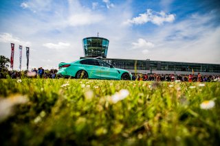 Course 2, Grid Walk
 | © SRO - TWENTY-ONE CREATION | Jules Benichou