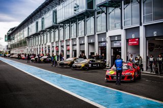 Essais Libres 1, Pitlane
 | © SRO - TWENTY-ONE CREATION | Jules Benichou