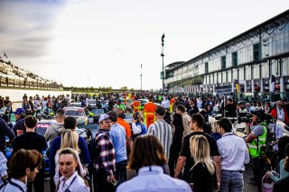 Course 1, Grid Walk
 | © SRO - TWENTY-ONE CREATION | Jules Benichou