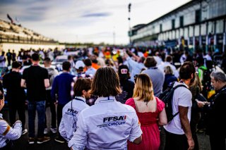 Course 1, Grid Walk
 | © SRO - TWENTY-ONE CREATION | Jules Benichou