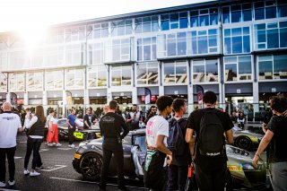 Course 1, Grid Walk
 | © SRO - TWENTY-ONE CREATION | Jules Benichou