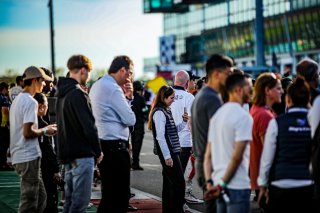 Course 1, Grid Walk
 | © SRO - TWENTY-ONE CREATION | Jules Benichou