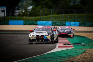 #17 - L'ESPACE BIENVENUE - Benjamin Lessennes - Ricardo Van Der Ende - BMW M4 GT4 (G82) - Silver, Course 2, FFSA GT
 | © SRO - TWENTY-ONE CREATION | Jules Benichou