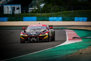 #7 - Mirage Racing - Romain Carton - Louis Meric - Aston Martin Vantage AMR GT4 - Silver, Course 2, FFSA GT
 | © SRO - TWENTY-ONE CREATION | Jules Benichou