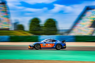 #29 - CMR - Milan Petelet - Hugo Mogica - Porsche 718 Cayman GT4 RS CS - Silver, Course 2, FFSA GT
 | © SRO - TWENTY-ONE CREATION | Jules Benichou