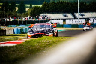 #92 - Racing Spirit Of Léman - Victor Weyrich - Mateo Villagomez - Aston Martin Vantage AMR GT4 - Silver, Course 2, FFSA GT
 | © SRO - TWENTY-ONE CREATION | Jules Benichou