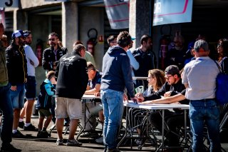 Ambiance, Autographe Session, FFSA GT
 | © SRO - TWENTY-ONE CREATION | Jules Benichou