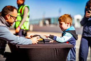 Ambiance, Autographe Session, FFSA GT
 | © SRO - TWENTY-ONE CREATION | Jules Benichou