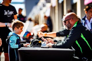 Ambiance, Autographe Session, FFSA GT
 | © SRO - TWENTY-ONE CREATION | Jules Benichou