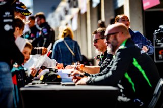 Ambiance, Autographe Session, FFSA GT
 | © SRO - TWENTY-ONE CREATION | Jules Benichou