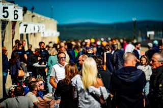 Ambiance, Autographe Session, FFSA GT
 | © SRO - TWENTY-ONE CREATION | Jules Benichou