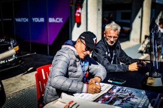 Ambiance, Autographe Session, FFSA GT
 | © SRO - TWENTY-ONE CREATION | Jules Benichou