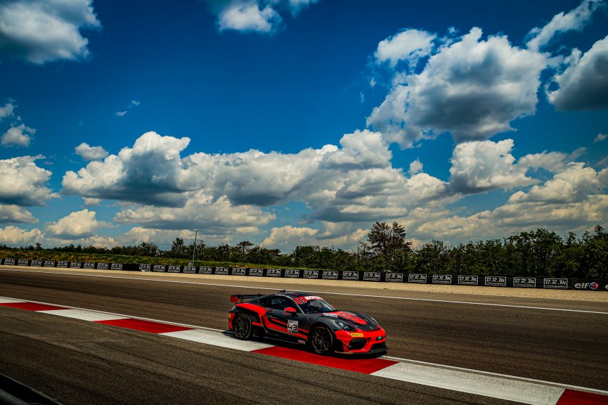 #43 - JSB Compétition - Pierre-Arnaud Navarro - Jean-Laurent Navarro - Porsche 718 Cayman GT4 RS CS - Am, Essais Libres 1, GT4 France
