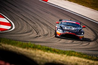 #92 - Racing Spirit Of Léman - Victor Weyrich - Mateo Villagomez - Aston Martin Vantage AMR GT4 - Silver, Course 1, GT4 France
 | © SRO - TWENTY-ONE CREATION | Jules Benichou