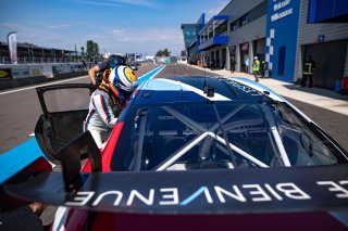 #17 - L'ESPACE BIENVENUE - Ricardo Van Der Ende - Benjamin Lessennes - BMW M4 GT4 (G82) - Silver, Course 2, GT4 France
 | ©SRO/ JULES BEAUMONT