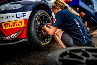 Pit Walk
 | © SRO - TWENTY-ONE CREATION | Jules Benichou