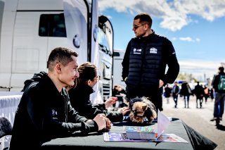 Séance d'autographe
 | © SRO / Patrick Hecq Photography