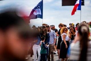 Ambiance, Grid Walk
 | &copy;&nbsp;SRO - TWENTY-ONE CREATION | Jules Benichou