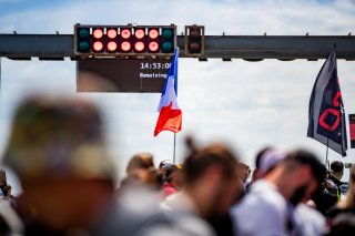 Ambiance, Grid Walk
 | &copy;&nbsp;SRO - TWENTY-ONE CREATION | Jules Benichou