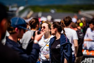 #24 - JSB Comp&eacute;tition - Florian Brich&eacute; - Viny Beltramelli - Porsche 718 Cayman GT4 RS CS - Silver, FFSA GT, Grid Walk
 | &copy;&nbsp;SRO - TWENTY-ONE CREATION | Jules Benichou