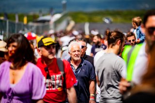 Ambiance, Grid Walk
 | &copy;&nbsp;SRO - TWENTY-ONE CREATION | Jules Benichou
