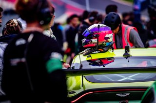 #74 - Racing Spirit Of Léman - Victor Weyrich - Mateo Villagomez - Aston Martin Vantage AMR GT4 EVO - Silver, Ambiance, FFSA GT, Grid Walk
 | TWENTY-ONE CREATION